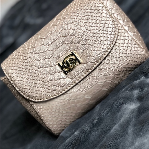 Mila Fanny Pack - Picture 1 of 2